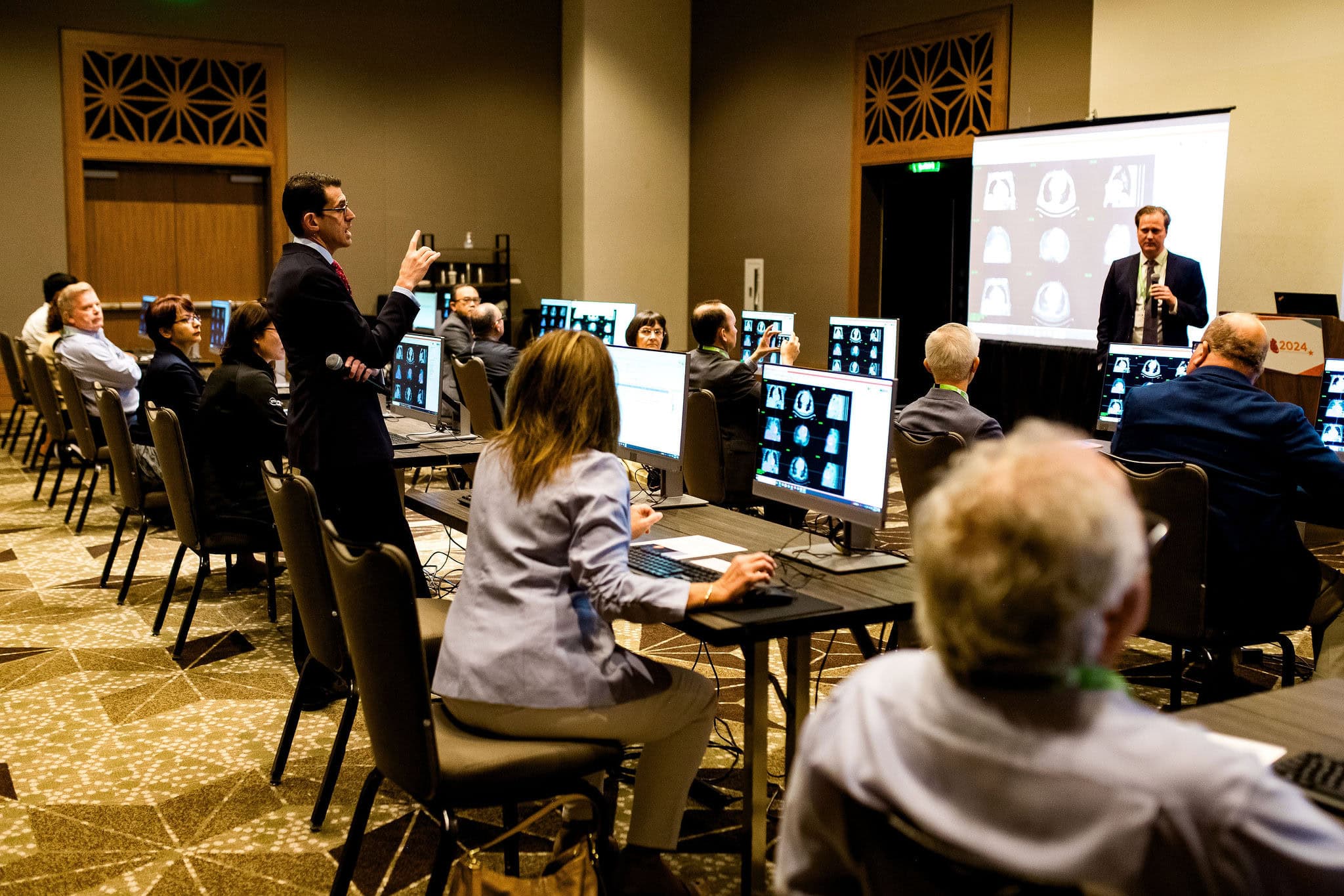 In ASNC2025's Hands-On sessions, you will manipulate and interpret real-world cases with the guidance of both clinical experts and software professionals. 